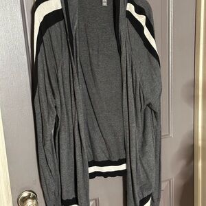 Lisa Rinna Collection Gray and Black Sweater